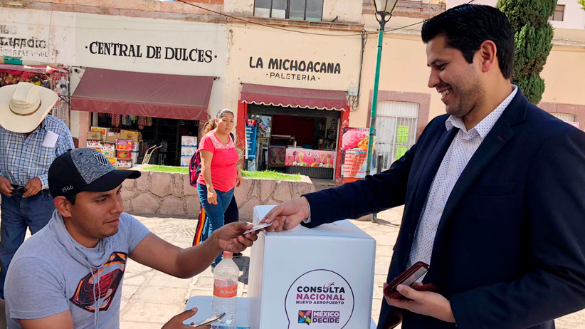 Julio César Chávez participa en Consulta Nacional Sobre NAIM