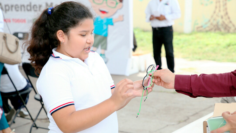 Entregan 514 lentes del Programa Ver Bien para Aprender Mejor