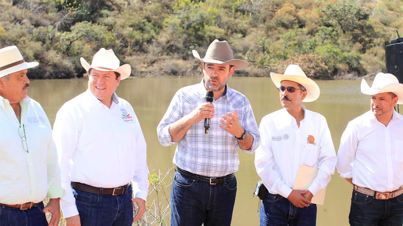 Inaugura Gobernador presa en Trinidad García de la Cadena, en beneficio de 2 mil 269 habitantes de la región