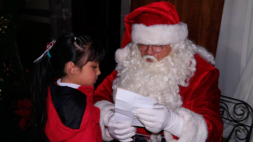 Con la Magia de la Navidad Santa visita  Chalchihuites