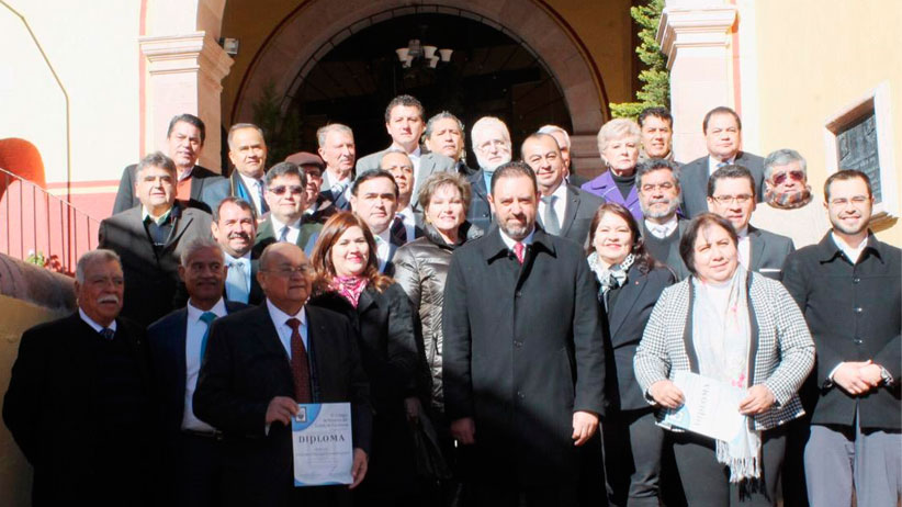 Refrenda Gobernador Tello respeto a la autonomía de las y los Notarios Públicos