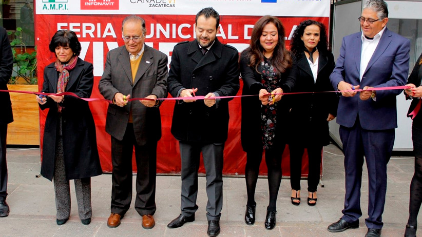 Pone en marcha Ulises Mejía primera Feria Municipal de Vivienda