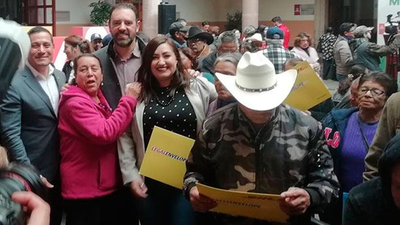 Apozolences  beneficiados con el  Programa “Corazón de Plata”