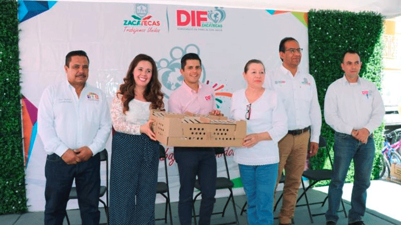 Reciben habitantes de Palmarejo, Moyahua apoyos y servicios gubernamentales con Feria DIFerente