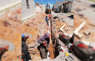 Mejora JIAPAZ abasto de agua en Colinas del Padre; sustituye tubería dañada por sarro