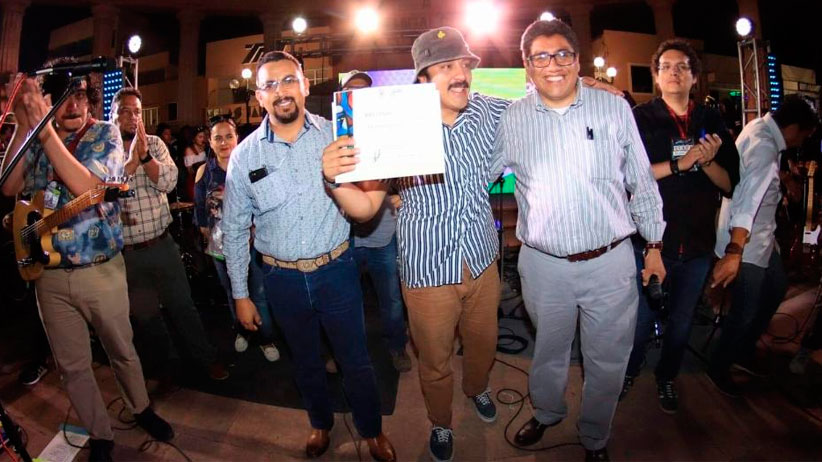 Los Románticos de Zacatecas complacen a los Asistentes al Festival con su Música de Rock