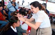 Reciben 300 estudiantes de Villa de Cos apoyo de lentes del programa Ver Bien para Aprender Mejor