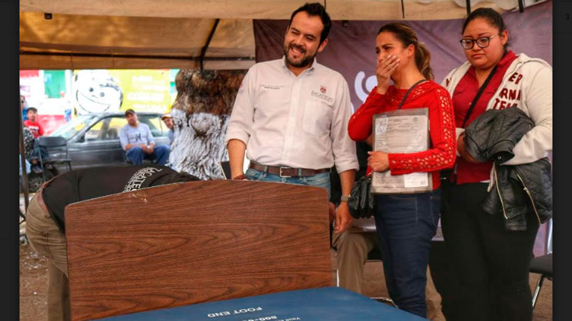 Brinda Ulises Mejía Haro resultados a los asistentes a audiencias públicas