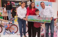 Celebra Herminio Briones a los niños de Pinos