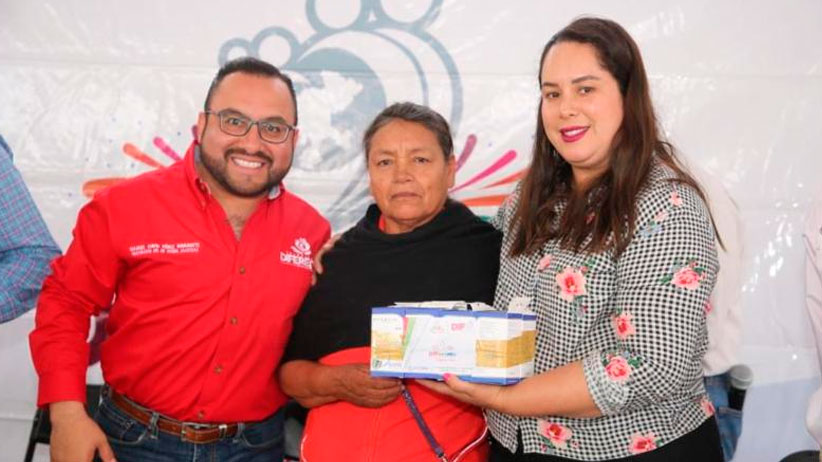 Reciben más de 400 habitantes de Florencia apoyos en la Feria Diferente
