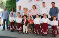 Tlaltenango y su gente reciben servicios y apoyos diversos durante Feria Diferente del SEDIF