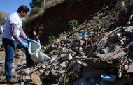 Julio César Chávez encabezó contingente de cientos de Guadalupenses para limpiar el arroyo del coyote