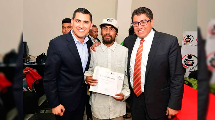 Combate IZEA y Ayuntamiento rezago educativo