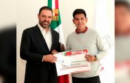 Reciben 858 estudiantes de nivel superior estímulos por su excelencia académica