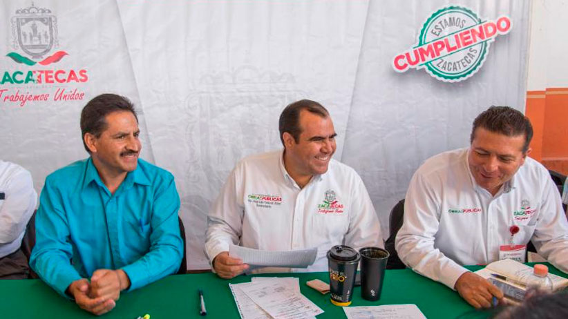 Atiende Secretario de Obras Públicas a ciudadanos de Juan Aldama