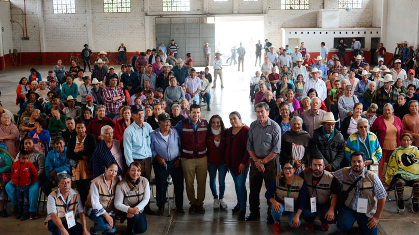 Lleva Julio César Chávez apoyo a adultos mayores en conjunto con el Gobierno de la República