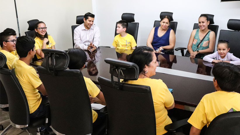Julio César Chávez fomenta y respalda las actividades educativas en el municipio