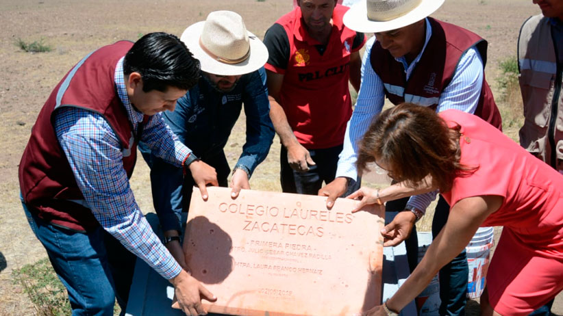 Julio César Chávez pone primera piedra para edificar educación de calidad en Guadalupe