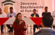 Estudiantes de la Universidad Benito Juárez de Pánfilo Natera reciben 316 mil  800 pesos en apoyos directos 