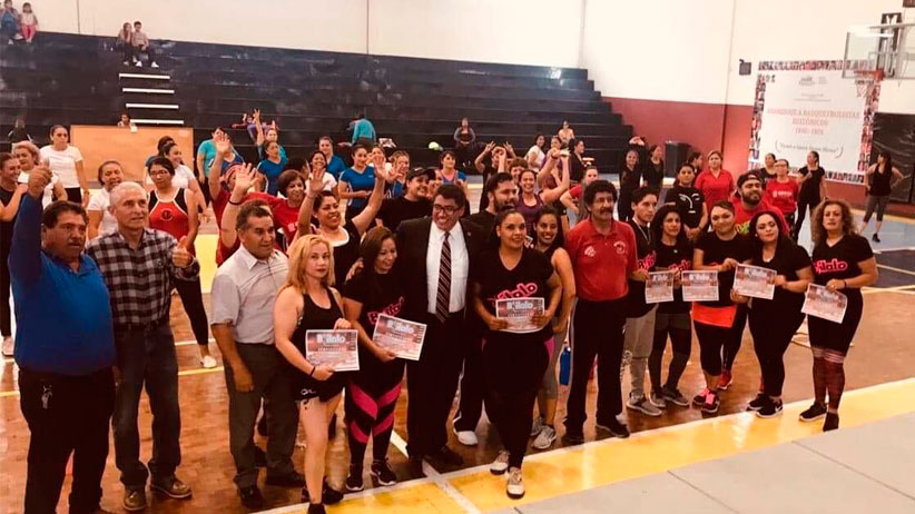Ilumina Saúl Monreal cancha de Gimnasio Municipal