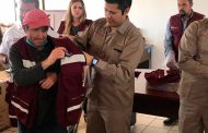 Entrega Julio César Chávez uniformes a personal  de servicios públicos