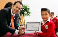 Refrenda Ulises Mejía Haro trabajo en favor de la Educación