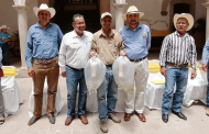 Entregan Miguel Torres y SECAMPO crías de pescado a productores y cooperativas pesqueras de Villanueva