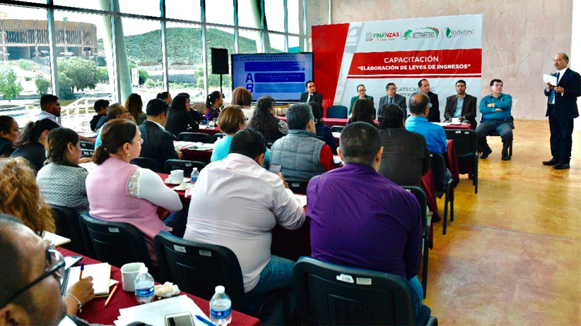Capacitan a más de 100 servidores públicos sobre elaboración de Ley de Ingresos 2020