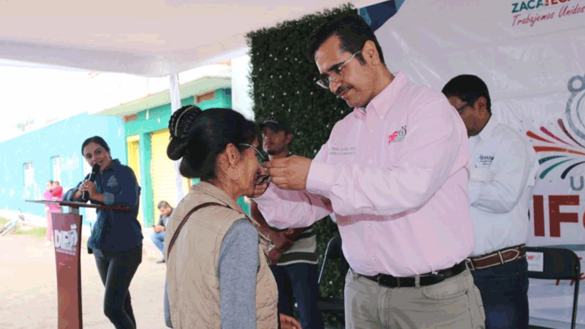 Habitantes de Pánuco reciben atención de dependencias gubernamentales en Feria DIFerente