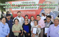Evento en vivo: Entrega de constancias de alfabetización, certificados de primaria y secundaria en Apozol