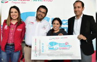 Entrega Gobierno Estatal becas de transporte a estudiantes usuarios de la ruta 17