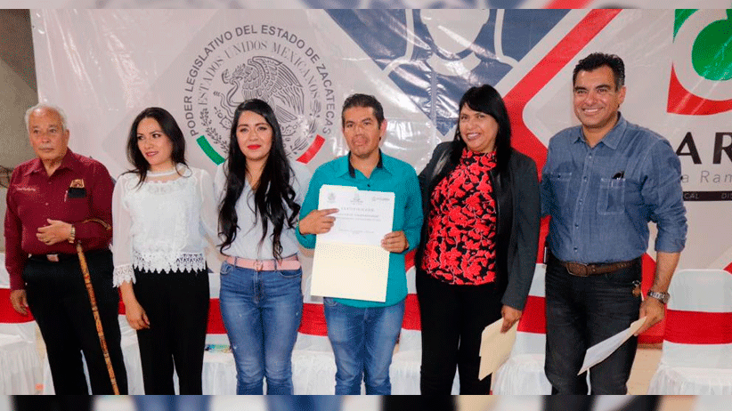 Familias de Noria de Ángeles, Villa García y Loreto reciben calentadores solares