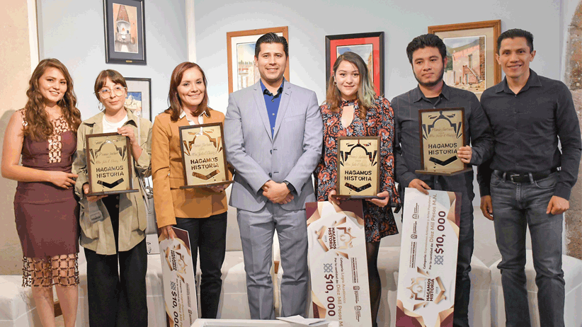 Entrega Julio César Chávez  Premio Juvenil Hagamos Historia