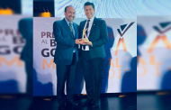 Recibe Julio César Chávez  Premio Nacional al buen Gobierno Municipal