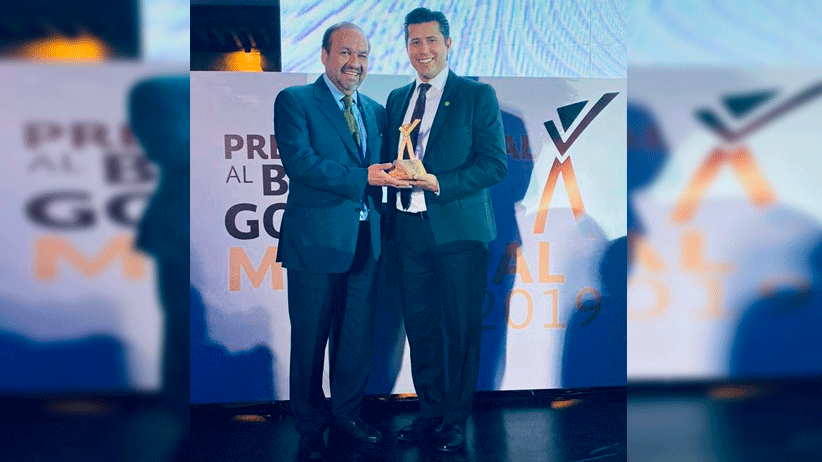 Recibe Julio César Chávez  Premio Nacional al buen Gobierno Municipal