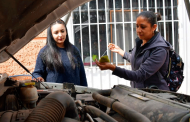 Imparte Ayuntamiento de Guadalupe  curso básico de mecánica para mujeres