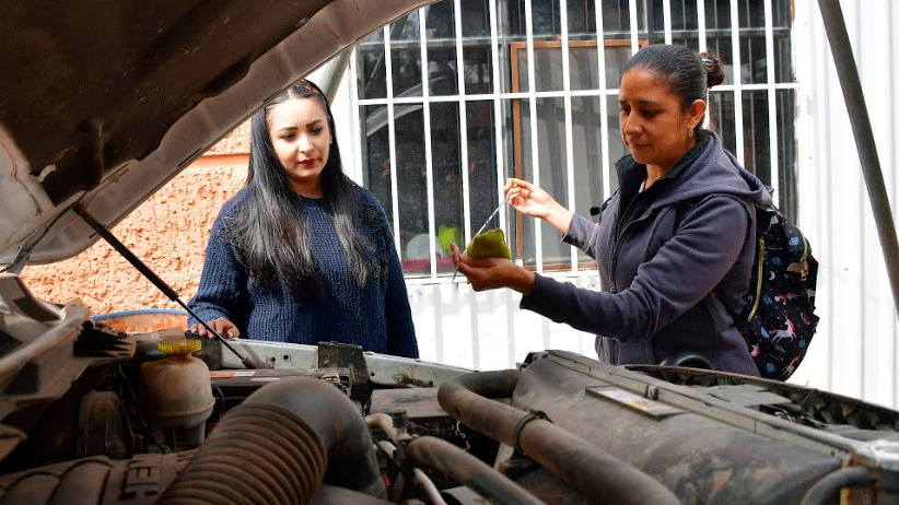 Imparte Ayuntamiento de Guadalupe  curso básico de mecánica para mujeres