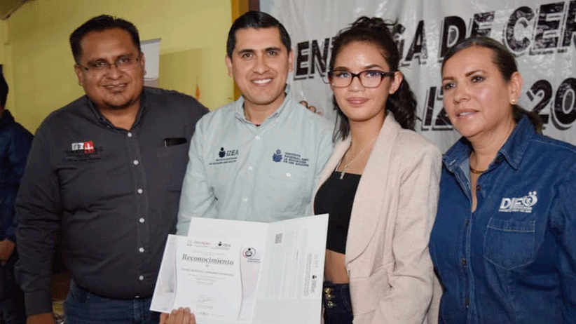 Entrega IZEA 130 Certificados a adultos que concluyeron primaria y secundaria en Trancoso
