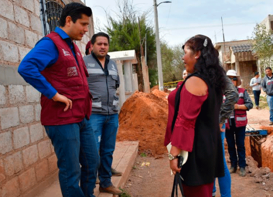 Supervisa Julio César Chávez  Ampliación de red de drenaje en El Bordo