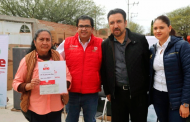 Entregan apoyos del Programa UNE a habitantes de Villanueva