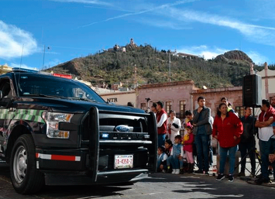 Anuncian operativo vial por desfile del Día de la Bandera