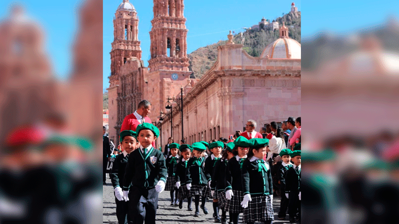 Con temática de la paz,Desfile del día de la Bandera