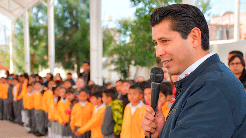 Julio César Chávez salda deuda con Primaria Solidaridad, entrega domo  