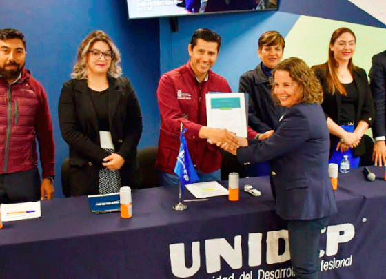 A través de la Cuarta Expo Empleo  Vincula Julio César Chávez  a universitarios con oferta laboral