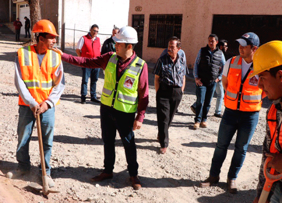 Continúan las pavimentaciones en la Capital : Ulises Mejía Haro