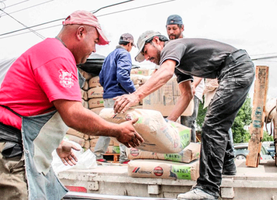 Distribuye Gobierno del Estado material para construcción entre familias de Villa González Ortega