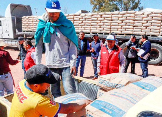 Rinde protesta observatorio ciudadano en Sain Alto; el Gobierno Estatal entrega apoyos para vivienda
