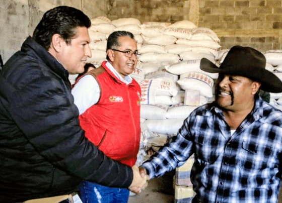 SECAMPO entrega apoyos a productores y ganaderos de Susticacán y Enrique Estrada