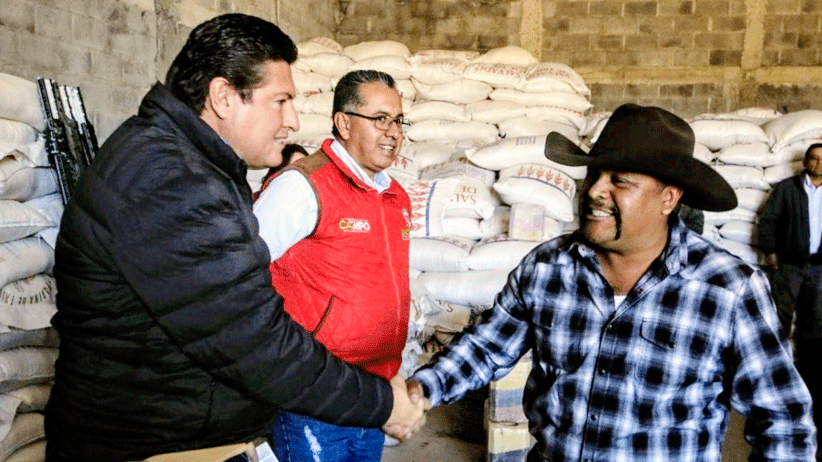 SECAMPO entrega apoyos a productores y ganaderos de Susticacán y Enrique Estrada