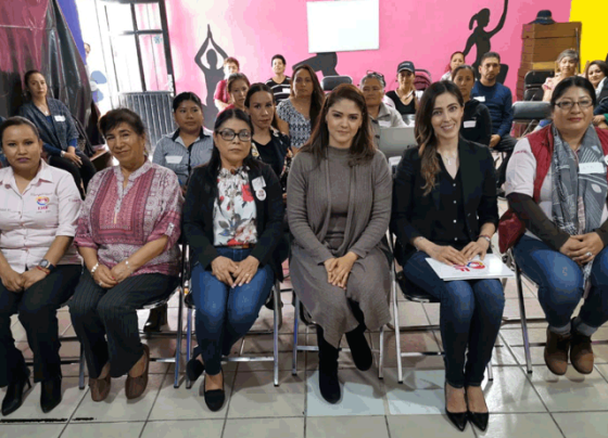 Capacitan al personal del SMDIF Villanueva